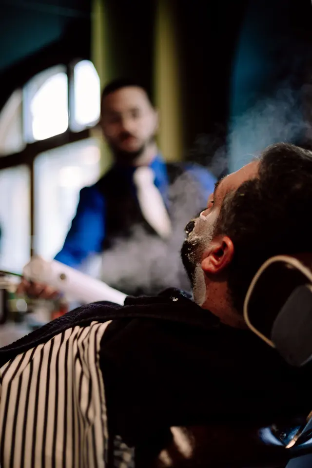 Détente au fauteuil de barbier